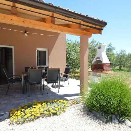 Casa de Férias Lana By Interhome Pakoštane